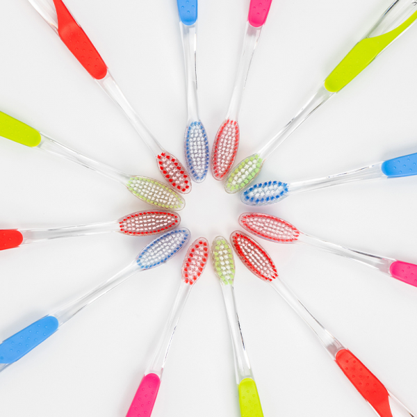 PHB Cepillo Plus Encías 2